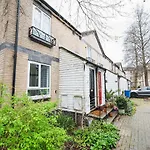 Pass The Keys Cosy Se London House Near Tube Line