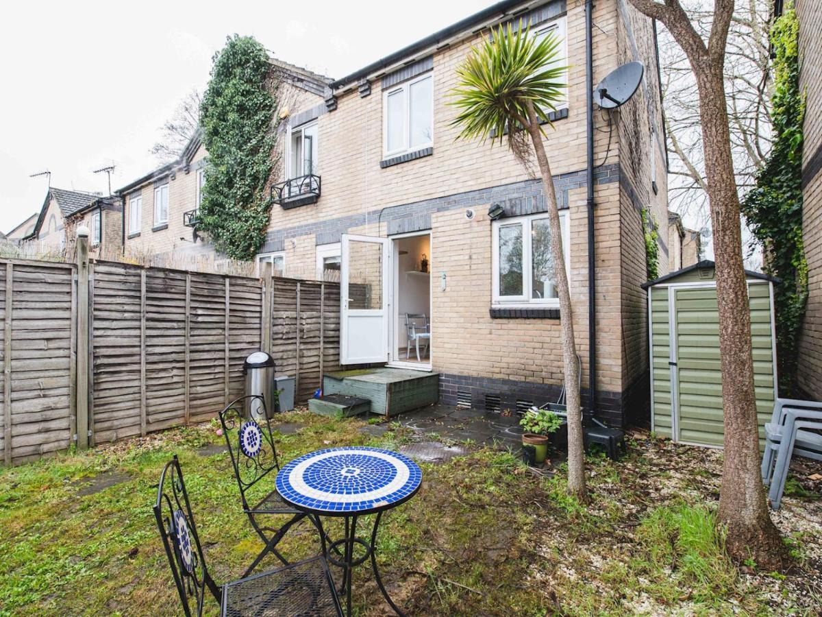 Casa de Férias Pass The Keys Cosy Se House Near Tube Line Londres